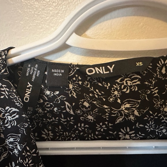 Long sleeve, super comfy and cute - Picture 3 of 3